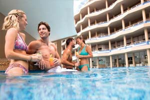 SWIM-UP OCEANFRONT BAR